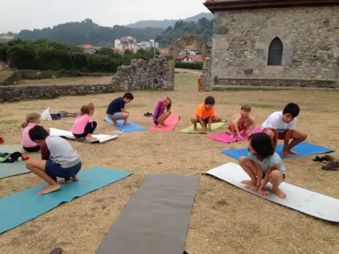 Clases de Yoga y Pilates 35