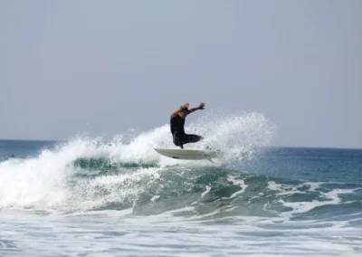 Free surf in Bakio Beach
